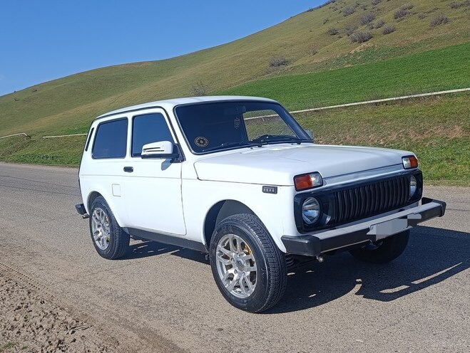 LADA (VAZ) Niva 2007, 150,000 km - 1.7 l - Yardımlı
