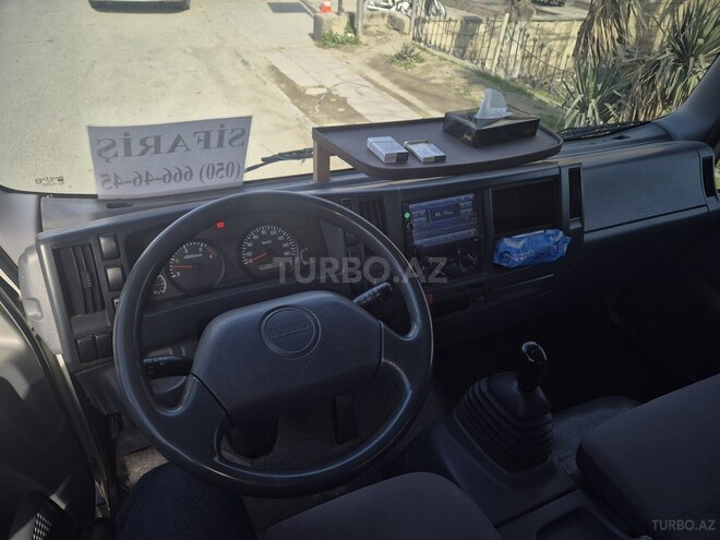 Isuzu NPR 75 L-9