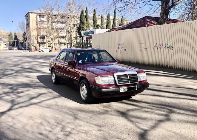 Mercedes  1992, 325,400 km - 2.0 l - Mingəçevir