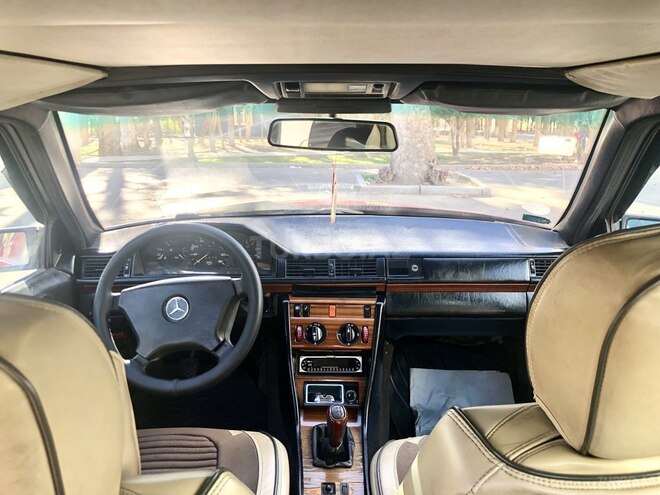 Mercedes  1992, 325,400 km - 2.0 l - Mingəçevir