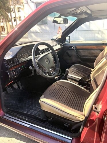 Mercedes  1992, 325,400 km - 2.0 l - Mingəçevir