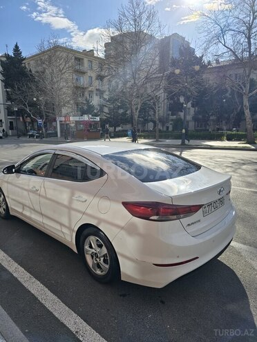 Hyundai Avante-5
