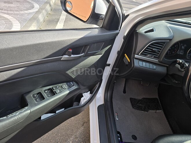 Hyundai Avante-8