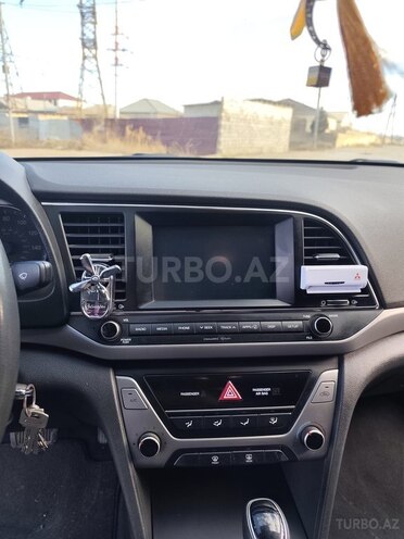 Hyundai Elantra 2018, 211,495 km - 2.0 l - Bakı