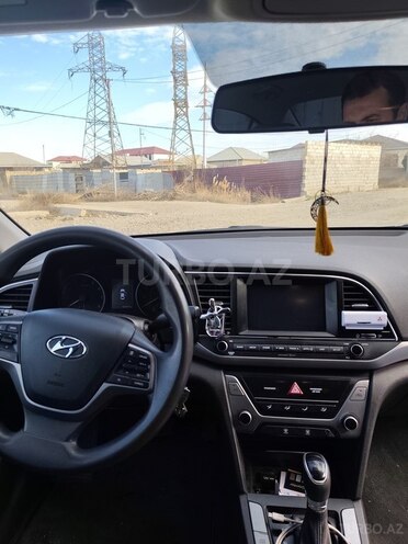 Hyundai Elantra 2018, 211,495 km - 2.0 l - Bakı