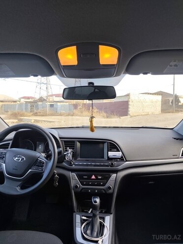 Hyundai Elantra 2018, 211,495 km - 2.0 l - Bakı