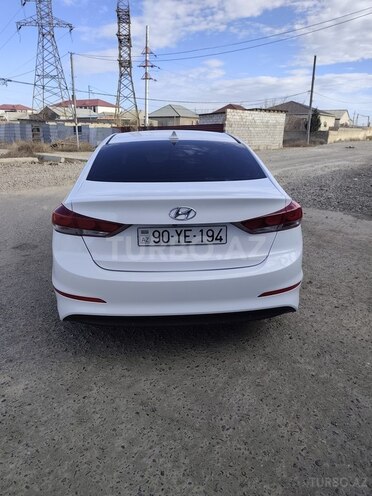 Hyundai Elantra 2018, 211,495 km - 2.0 l - Bakı