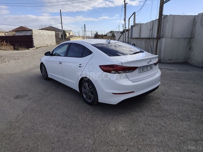 Hyundai Elantra 2018, 211,495 km - 2.0 l - Bakı