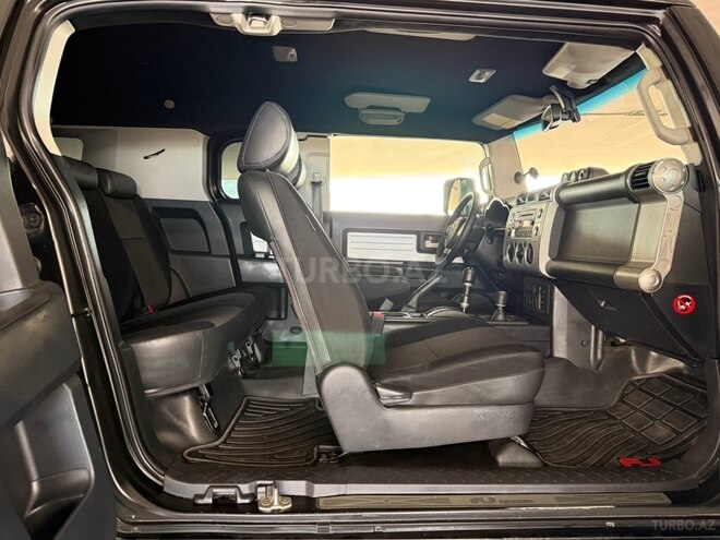 Toyota FJ Cruiser 2008, 260,000 km - 4.0 l - Bakı