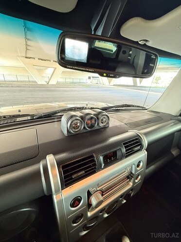 Toyota FJ Cruiser 2008, 260,000 km - 4.0 l - Bakı