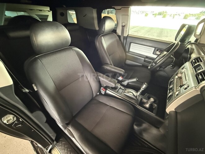 Toyota FJ Cruiser 2008, 260,000 km - 4.0 l - Bakı