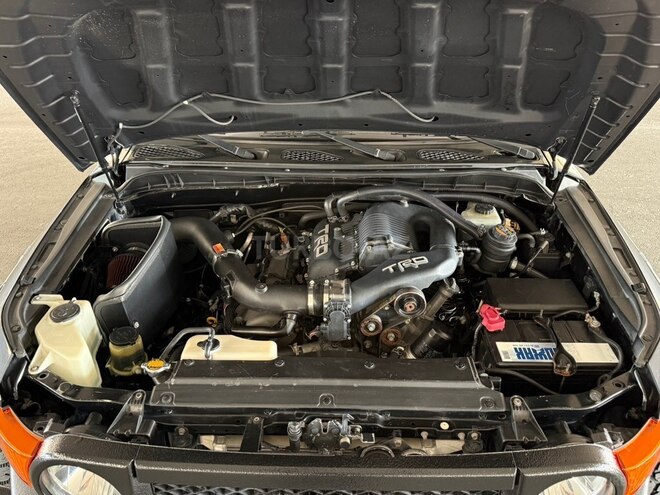 Toyota FJ Cruiser 2008, 260,000 km - 4.0 l - Bakı