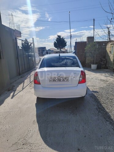 Hyundai Accent-3