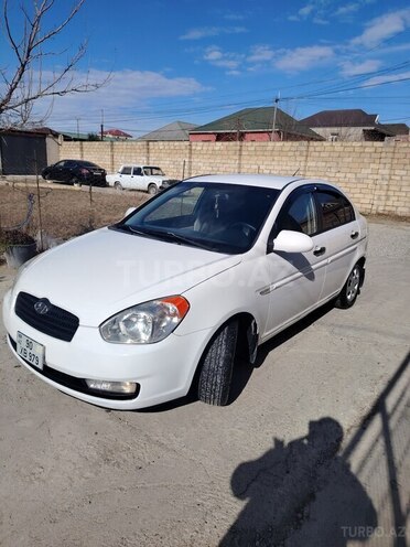 Hyundai Accent-7