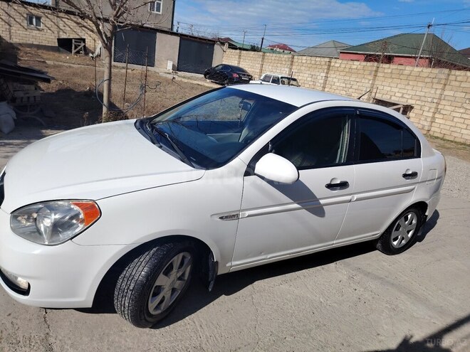 Hyundai Accent-5