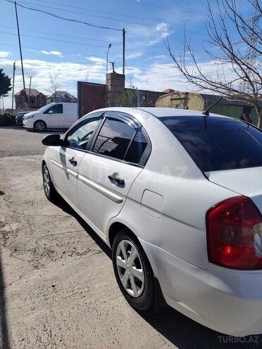 Hyundai Accent-9
