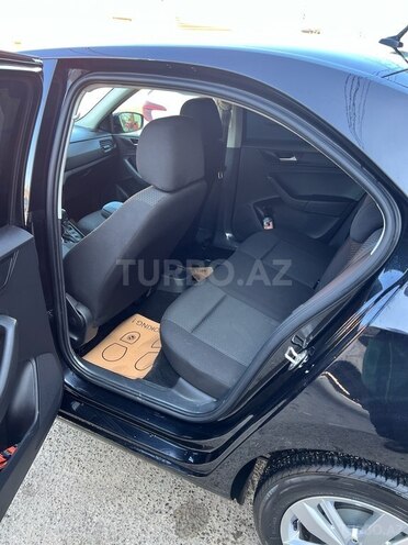Volkswagen Polo-4