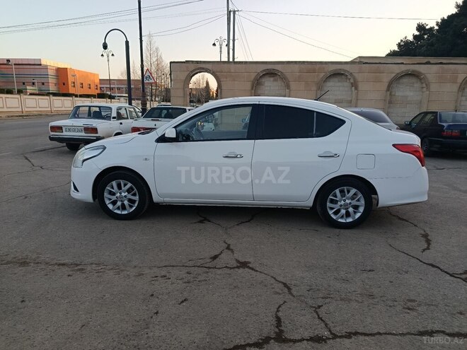 Nissan Sunny 2014, 235,000 km - 1.5 л - Biləsuvar