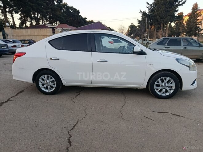 Nissan Sunny 2014, 235,000 km - 1.5 л - Biləsuvar