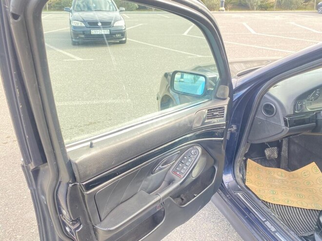 BMW 528 1999, 371,244 km - 2.8 l - Sumqayıt