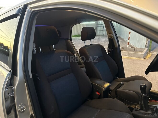 Toyota Corolla 2005, 220,000 km - 1.4 l - Sabirabad