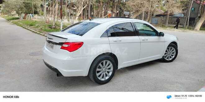 Chrysler 200-15