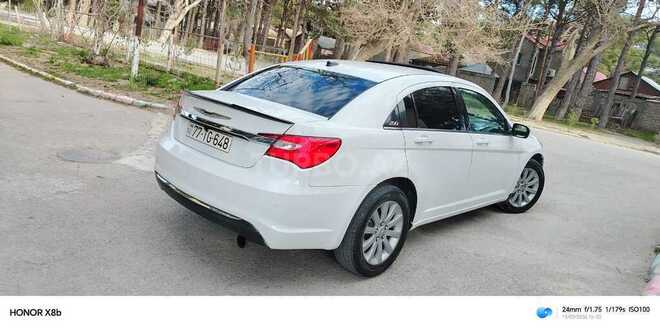 Chrysler 200-18