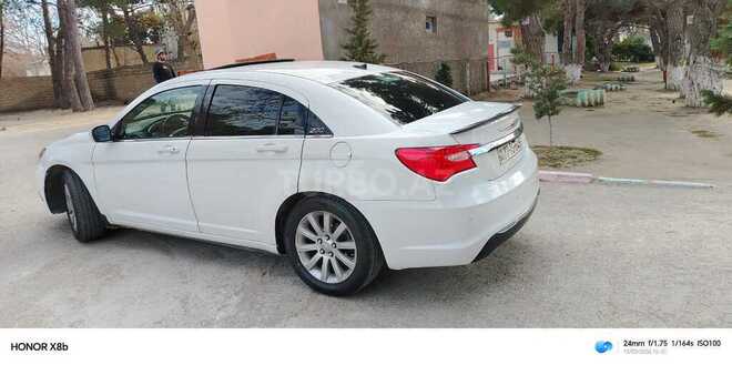 Chrysler 200-21