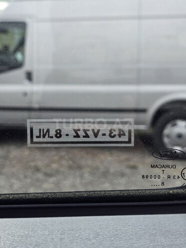 Ford Transit-12