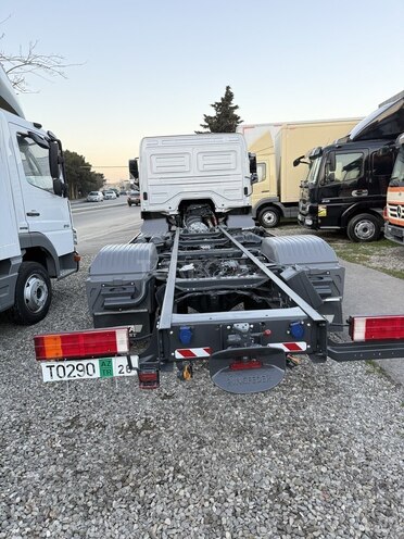 Mercedes Atego 818-8