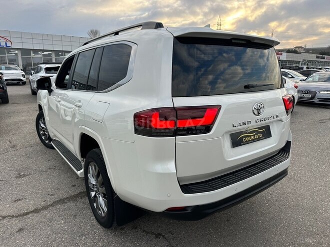 Toyota Land Cruiser-5