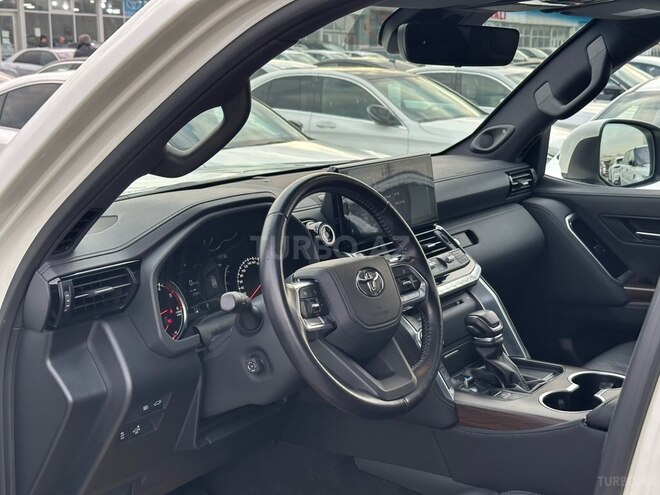 Toyota Land Cruiser-14