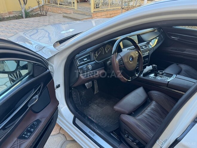 BMW 750 2009, 247,000 km - 4.4 l - Gəncə