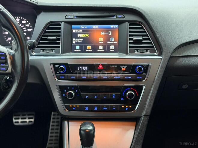 Hyundai Sonata-16