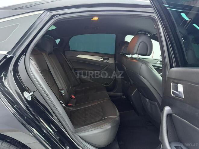 Hyundai Sonata-12