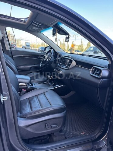 Kia Sorento-13