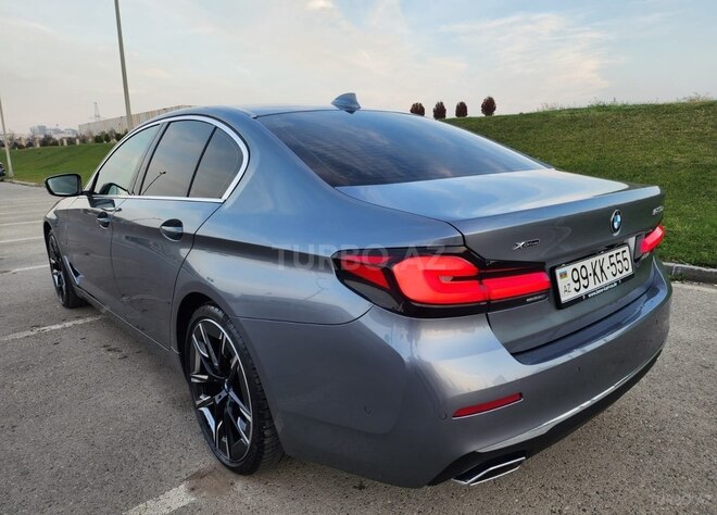 BMW 530e-8