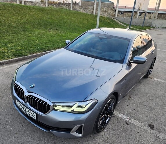 BMW 530e-6