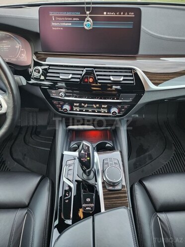 BMW 530e-16