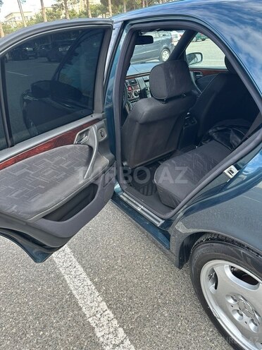 Mercedes E 240 2000, 360,000 km - 2.4 l - Sumqayıt