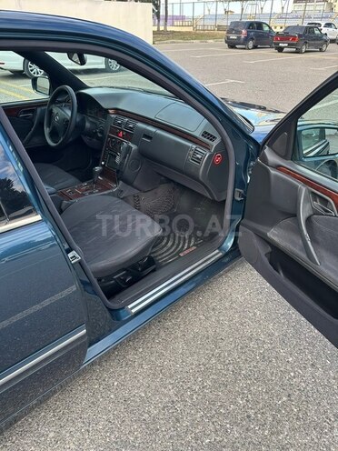 Mercedes E 240 2000, 360,000 km - 2.4 l - Sumqayıt