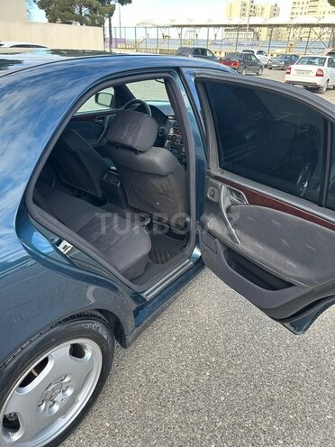 Mercedes E 240 2000, 360,000 km - 2.4 l - Sumqayıt