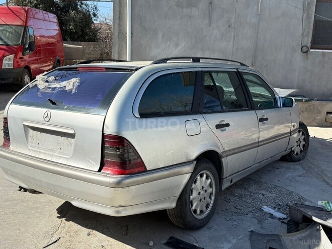 Mercedes C 220 1999, 220,000 km - 2.2 л - Sumqayıt