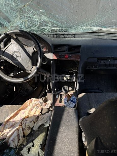 Mercedes C 220 1999, 220,000 km - 2.2 л - Sumqayıt