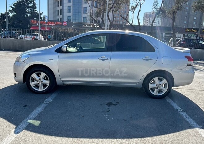 Toyota Yaris-3