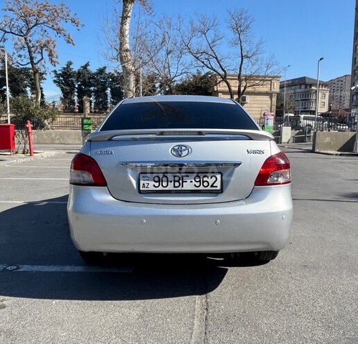 Toyota Yaris-2