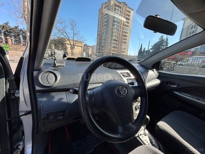 Toyota Yaris-11