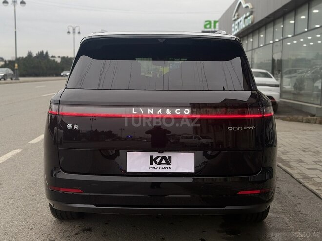 Lynk & Co 900-4