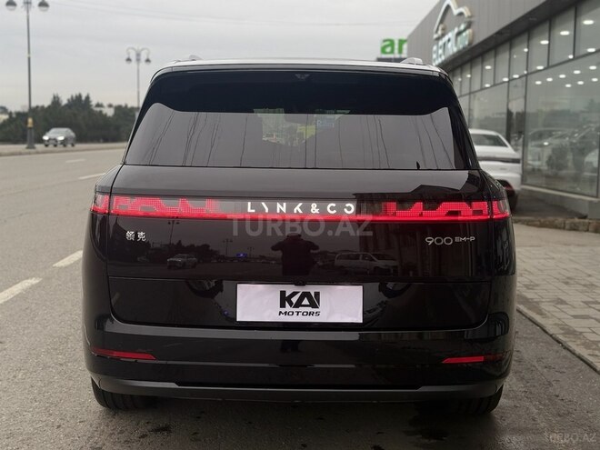 Lynk & Co 900-8