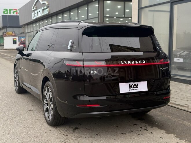 Lynk & Co 900-7